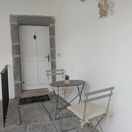 Apartment Centre *
